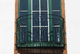 Französischer Balkon Dekor grün gold