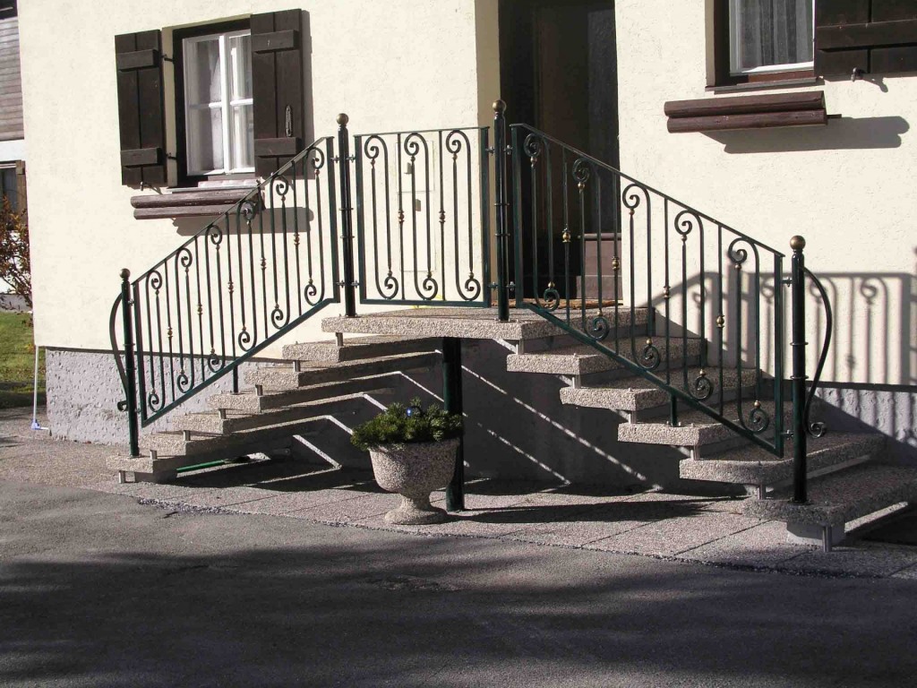 Treppengeländer Schmiedeeisen Schnörkel