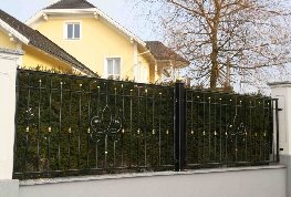 Zaun Metall Mitteldekor