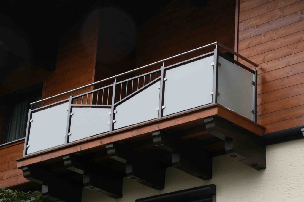 Geländer Eisen Glas Balkongeländer Stahl