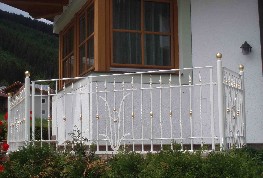 Balkon Stahl weiß